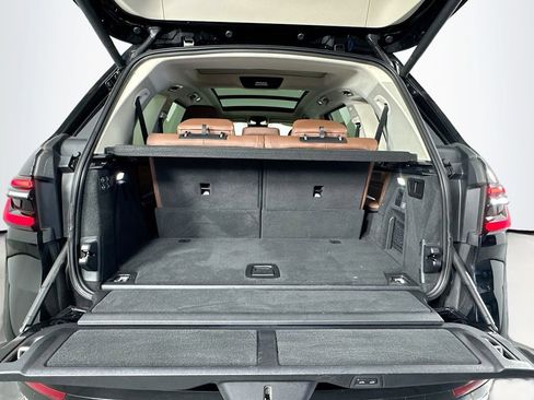 Used 2023 BMW X7 xDrive40i w/ Climate Comfort Package image 27