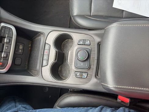 Used 2021 GMC Acadia SLT w/ Premium Package image 25