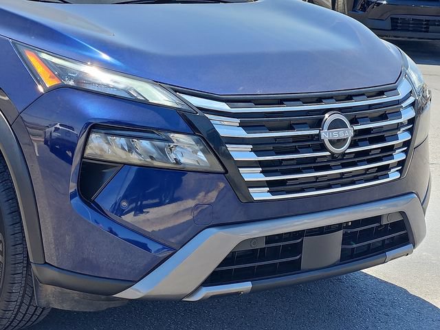 Used 2025 Nissan Rogue SL AWD/4WD image 7