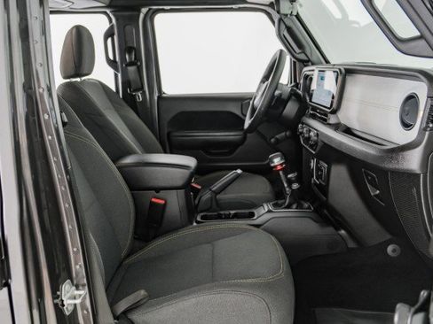 Used 2024 Jeep Wrangler Unlimited Sport image 27