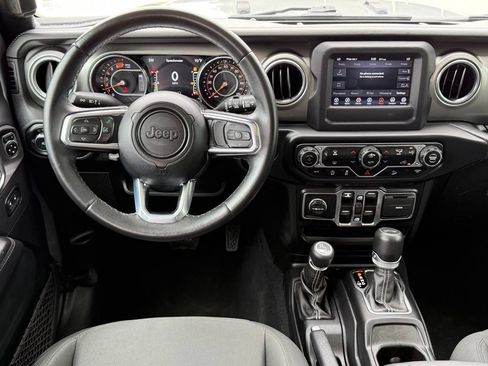 Used 2020 Jeep Wrangler Unlimited Sahara AWD/4WD image 25