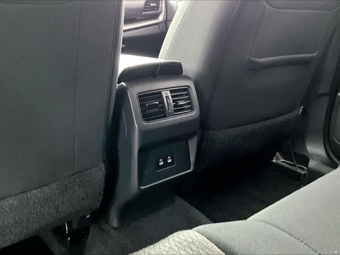 Used 2024 Nissan Rogue SV image 34