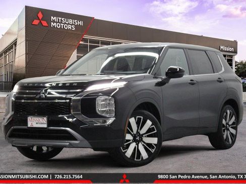 New 2026 Mitsubishi Outlander SE image 1