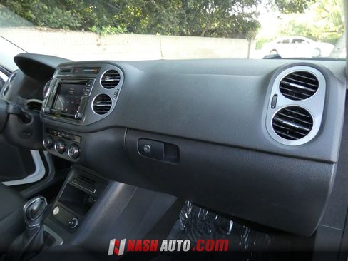 Used 2017 Volkswagen Tiguan S FWD image 27