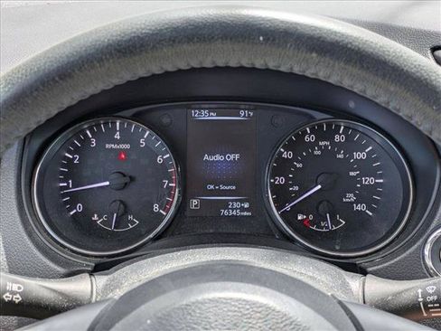 Used 2017 Nissan Rogue SV FWD image 11