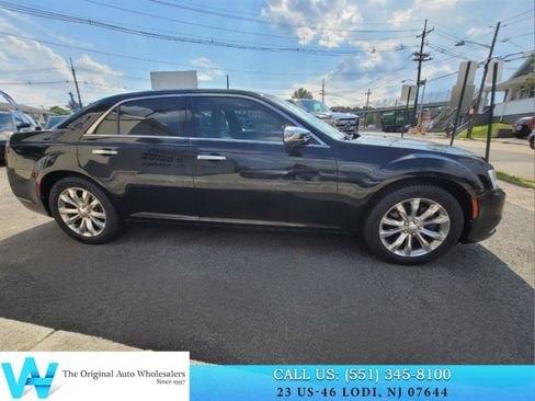 Used 2018 Chrysler 300 Limited image 7