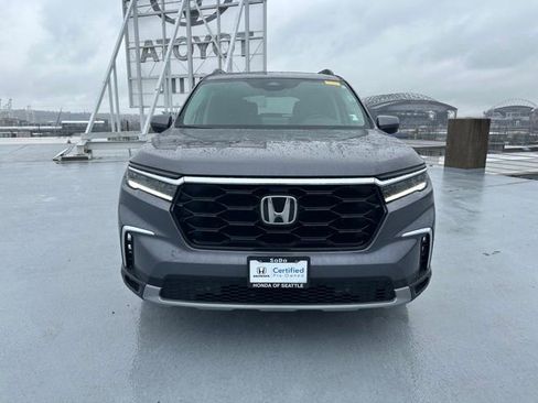 Certified 2024 Honda Pilot Touring image 11