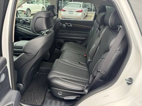 Certified 2025 Genesis GV80 2.5T Prestige AWD/4WD image 39
