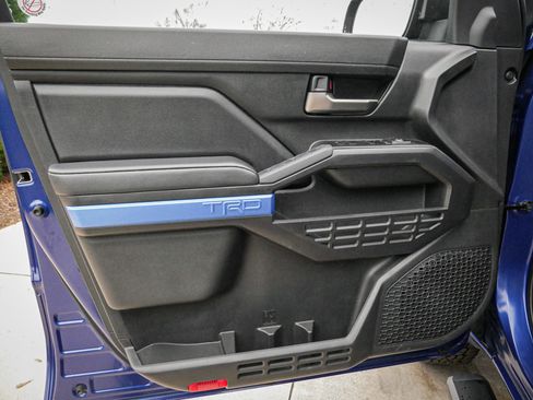 Used 2025 Toyota Tacoma TRD Off-Road image 14