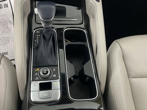 Used 2023 Kia Telluride EX w/ EX Captain's Chair Package image 42