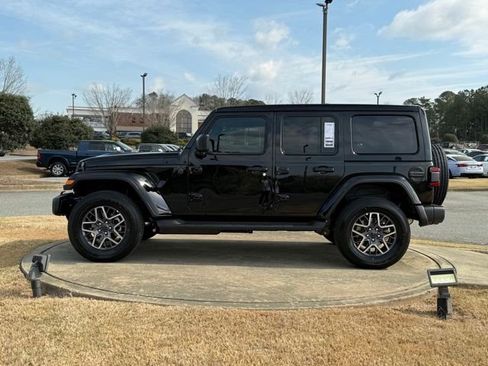 New 2026 Jeep Wrangler Unlimited Sahara AWD/4WD image 4