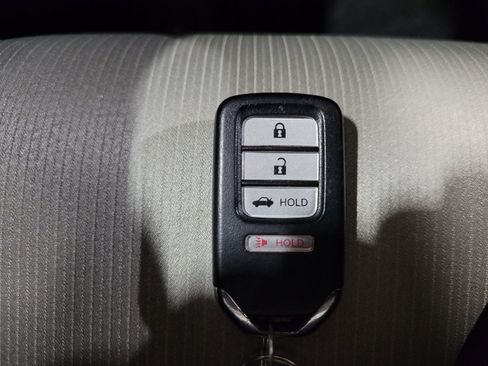 Used 2018 Honda Accord LX image 32
