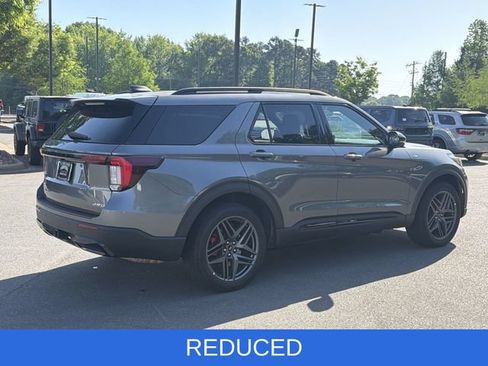 Used 2025 Ford Explorer ST-Line w/ ST-Line Street Pack AWD/4WD image 12