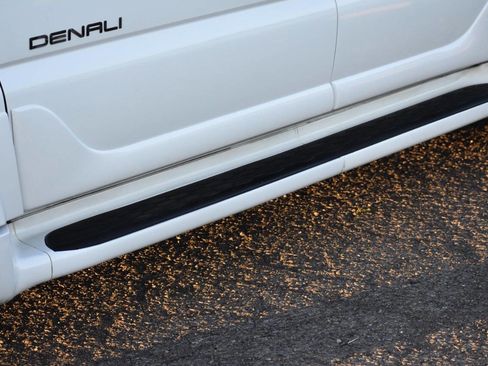Used 2006 GMC Yukon XL Denali AWD/4WD image 19