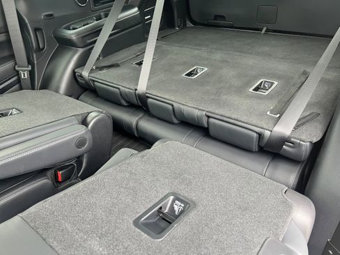 Used 2023 Subaru Ascent Touring image 13