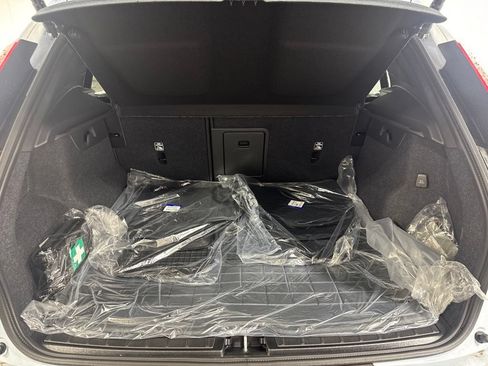 New 2026 Volvo XC40 B5 Plus w/ Protection Package Premier AWD/4WD image 29