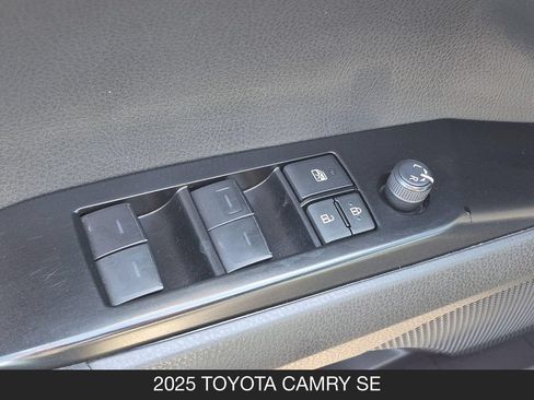 Used 2025 Toyota Camry SE FWD image 25