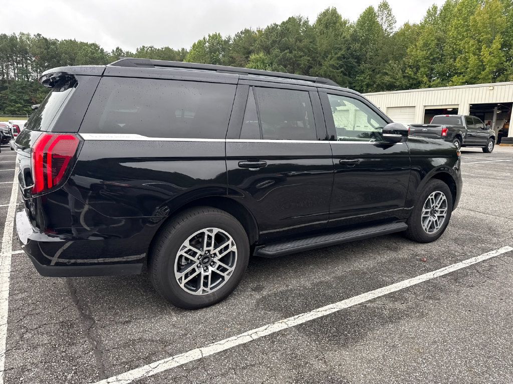 Used 2025 Ford Expedition Active AWD/4WD image 19