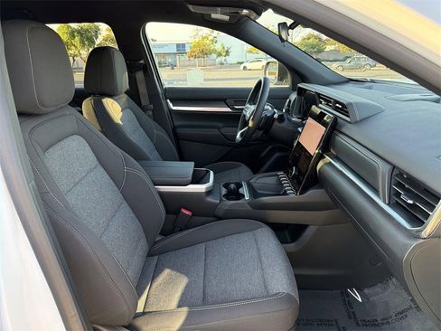 Used 2025 GMC Terrain Elevation image 30