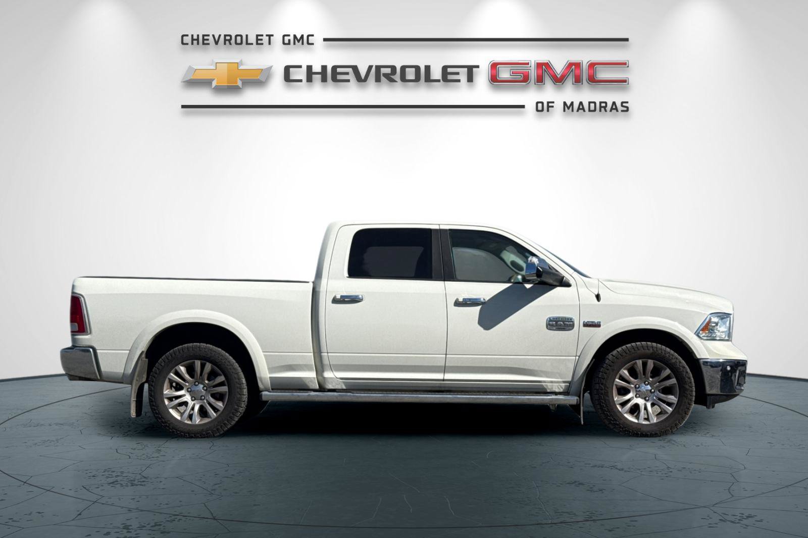 Used 2016 RAM 1500 Laramie Longhorn w/ Convenience Group AWD/4WD image 2