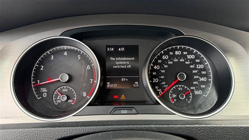 Used 2016 Volkswagen Golf S FWD image 23
