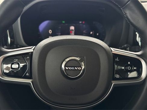 Used 2025 Volvo XC60 B5 Plus image 27
