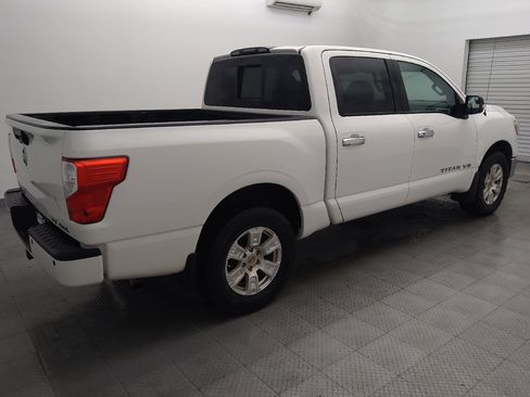 Used 2018 Nissan Titan SV w/ SV Convenience Package AWD/4WD image 10
