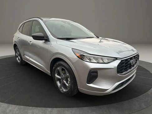 Used 2023 Ford Escape ST-Line FWD image 3