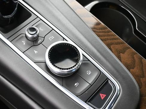 Used 2024 Cadillac Escalade Sport Platinum w/ LPO, ONYX Package image 29