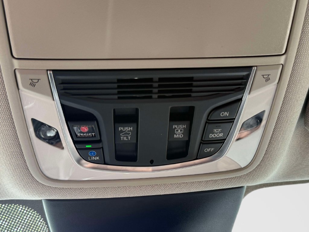 Certified 2024 Acura MDX w/ Technology Package AWD/4WD image 30