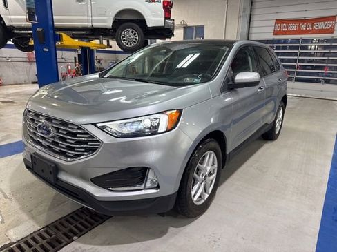 Certified 2022 Ford Edge SEL w/ Convenience Package image 3