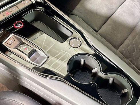 Used 2023 Audi e-tron GT Premium Plus image 16