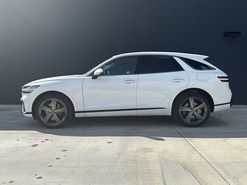 Used 2025 Genesis GV70 3.5T Sport w/ Sport Advanced Package image 2