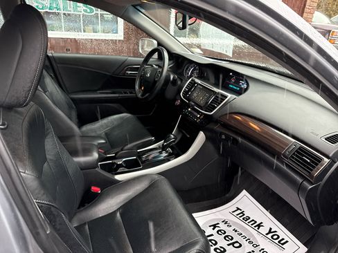 Used 2017 Honda Accord EX-L image 9