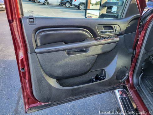 Used 2013 GMC Sierra 2500 Denali w/ Suspension Package, Off-Road image 27