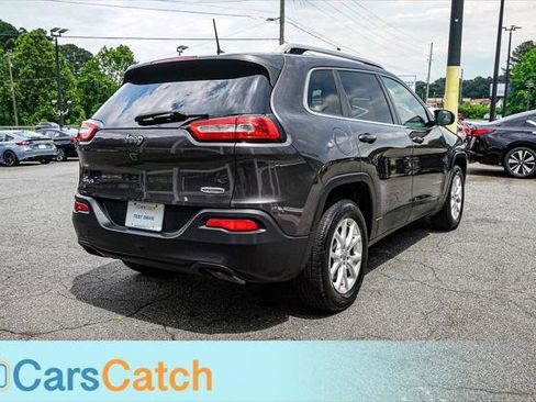 Used 2017 Jeep Cherokee Latitude w/ Cold Weather Group AWD/4WD image 15