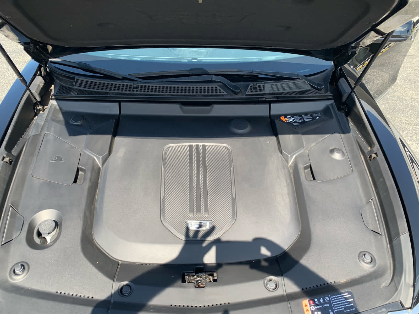 Used 2024 Cadillac Lyriq Luxury w/ LPO, Floor Liner Package AWD/4WD image 7