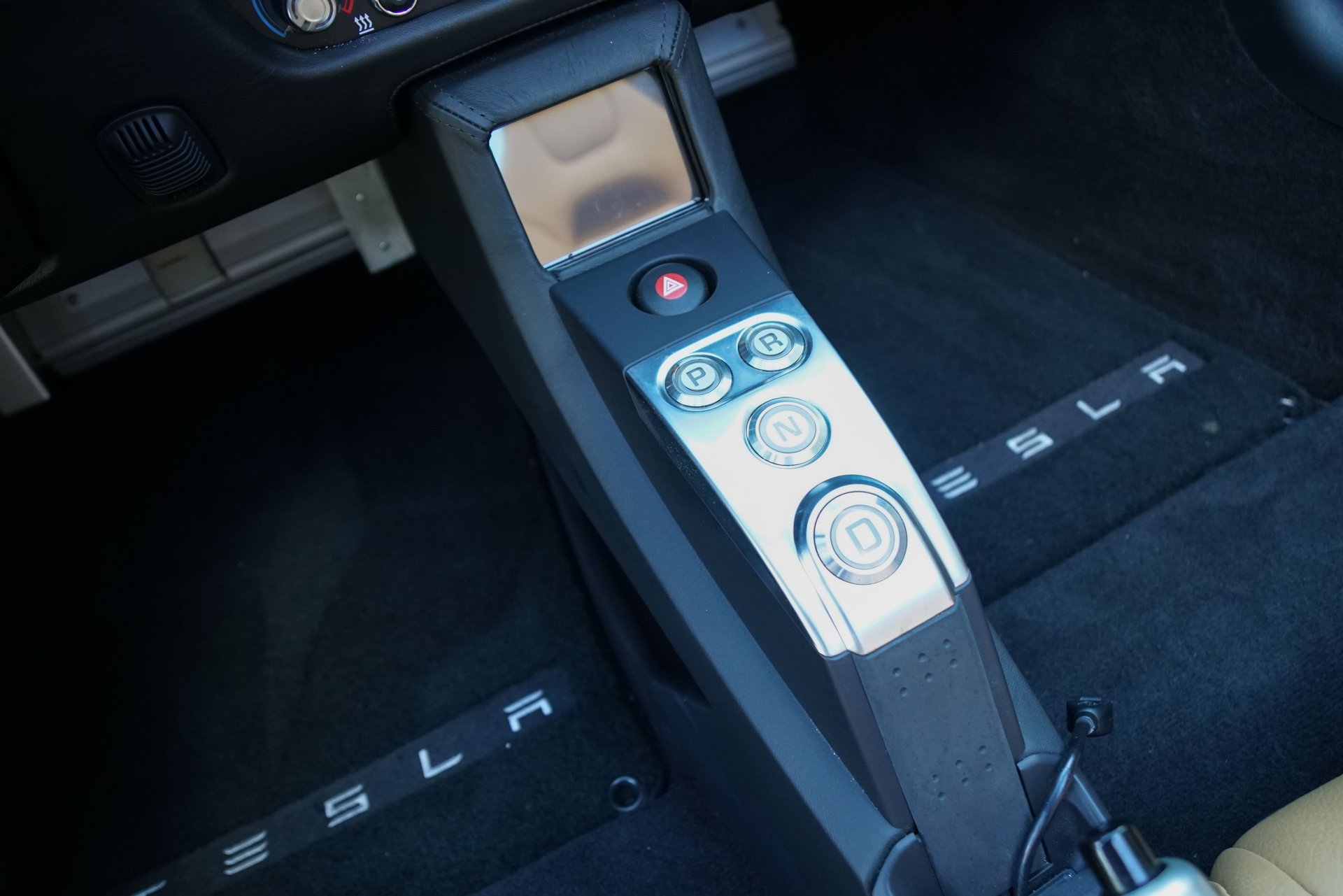 Used 2010 Tesla Roadster RWD image 24