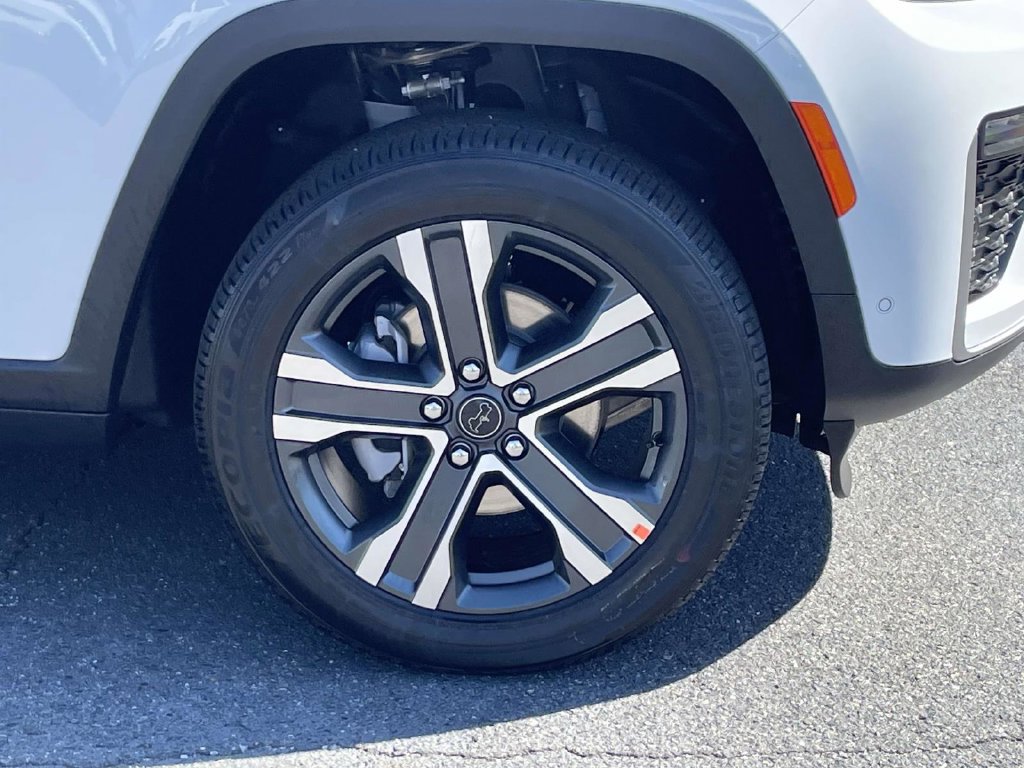 New 2027 Jeep Grand Cherokee Limited AWD/4WD image 10