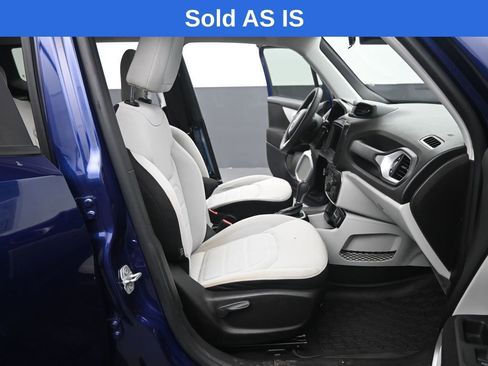 Used 2018 Jeep Renegade Latitude FWD image 18