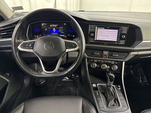 Used 2024 Volkswagen Jetta SE image 27