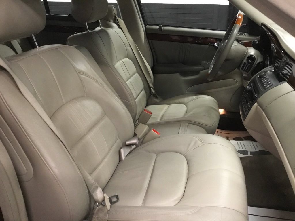 Used 2000 Cadillac De Ville DHS w/ Safety/Security Pkg FWD image 92