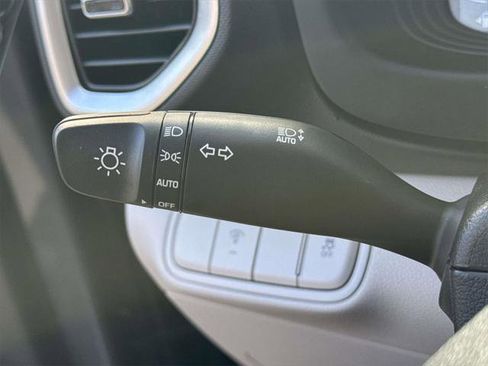 Certified 2024 Hyundai Venue SEL image 24