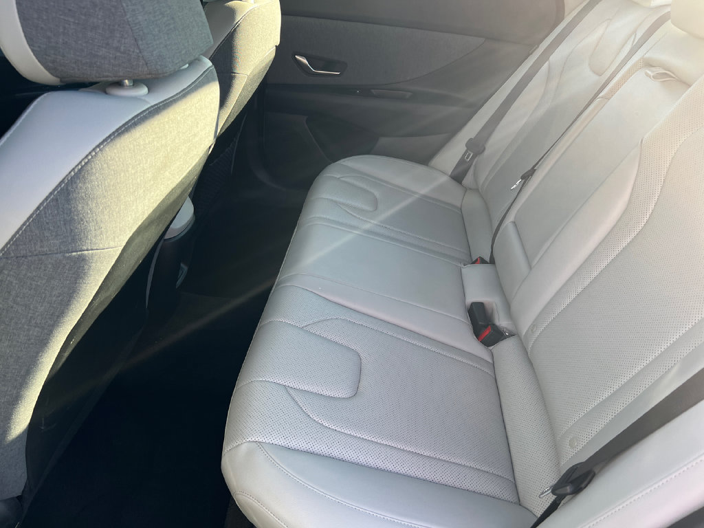 Used 2024 Hyundai Elantra Limited FWD image 15