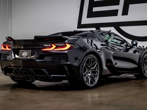 Used 2024 Chevrolet Corvette Z06 w/ Stealth Interior Trim Package image 32