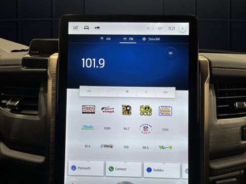 Used 2022 Ford F150 Lightning Lariat image 20