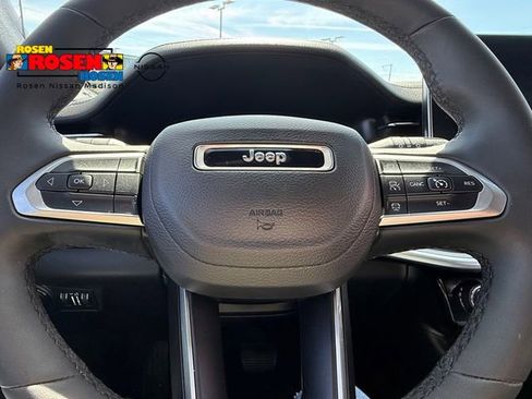 Used 2025 Jeep Compass Limited AWD/4WD image 13