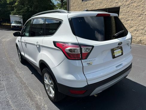 Used 2017 Ford Escape SE w/ Equipment Group 201A AWD/4WD image 10
