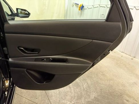 Used 2025 Hyundai Elantra Sport FWD image 14