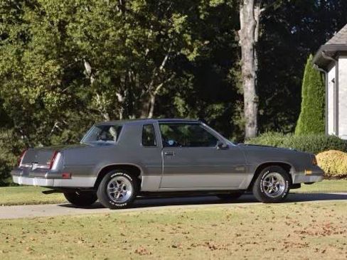 Used 1987 Oldsmobile Cutlass Supreme Salon image 12